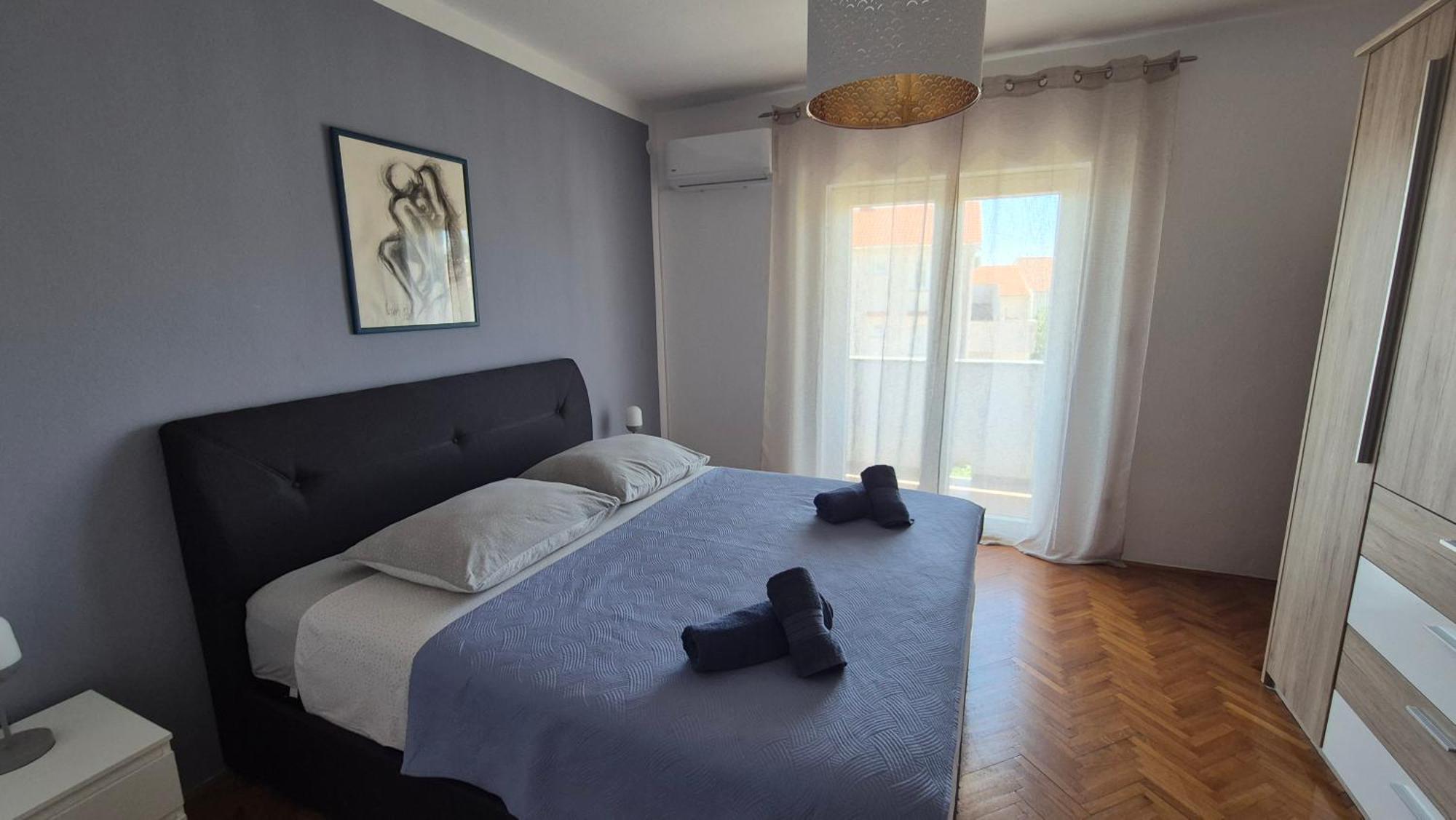 Spacious 4 Bedroom With Free Parking Lot Novalja